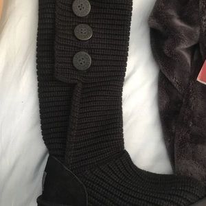 UGG